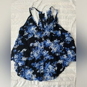 Ambiance apparel floral top.